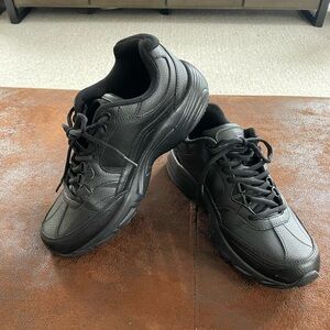 Fila Women’s Memory Slip Resistant Work Shoe Size 11